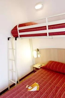 Standard Oda, 3 Tek Kişilik Yatak