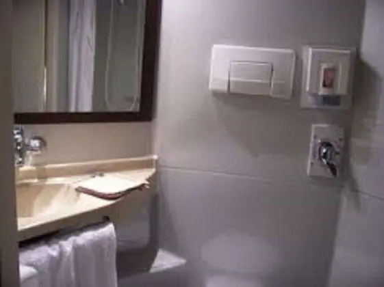 Standard Oda, Birden Çok Yatak (1 Double and 1 Single bed)
