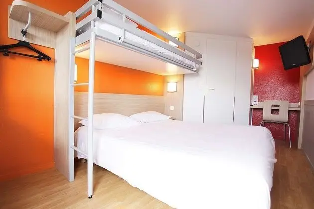 Standard Oda, Birden Çok Yatak (1 Double and 1 Single bed)