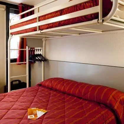 Standard Oda, Birden Çok Yatak (1 Double and 1 Single bed)