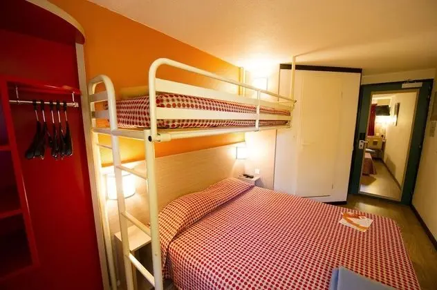 Standard Oda, Birden Çok Yatak (1 Double and 1 Single bed)