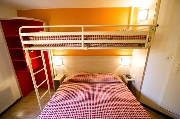 Standard Oda, Birden Çok Yatak (1 Double and 1 Single bed)