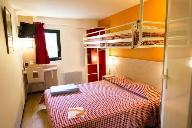 Standard Oda, Birden Çok Yatak (1 Double and 1 Single bed)