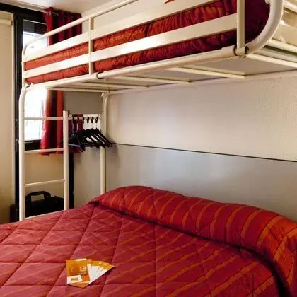 Standard Oda, Birden Çok Yatak (1 Double and 1 Single bed)