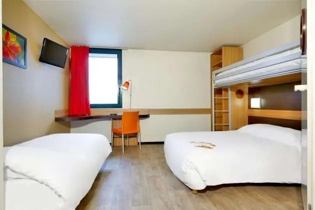 Standard Oda, Birden Çok Yatak (1 Double and 1 Single bed)