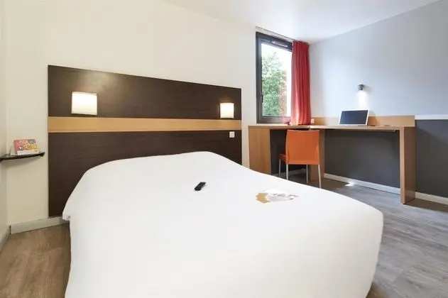 Standard Oda, Birden Çok Yatak (1 Double and 1 Single bed)