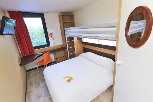 Standard Oda, Birden Çok Yatak (1 Double and 1 Single bed)