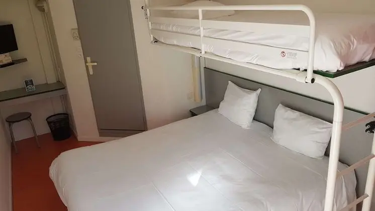 Standard Oda, Birden Çok Yatak (1 Double and 1 Single bed)