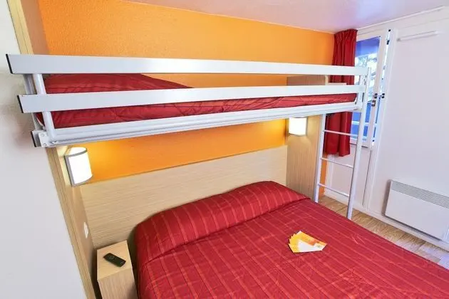 Standard Oda, Birden Çok Yatak (1 Double and 1 Single bed)