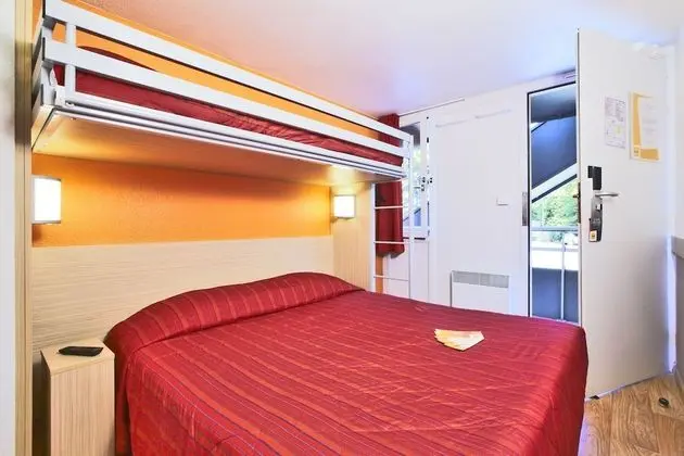 Standard Oda, Birden Çok Yatak (1 Double and 1 Single bed)