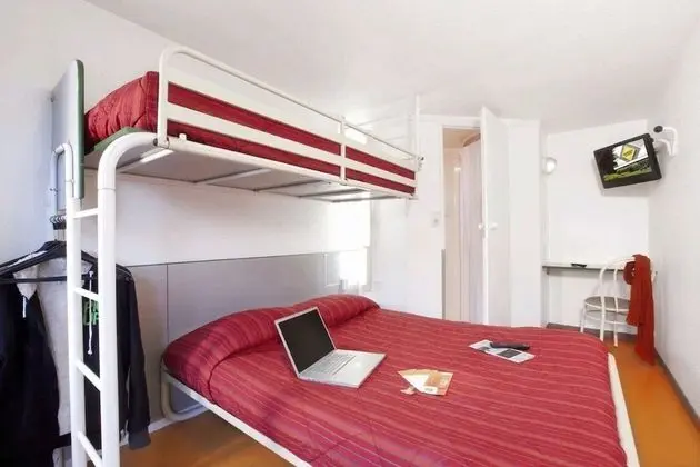 Standard Oda, Birden Çok Yatak (1 Double and 1 Single bed)