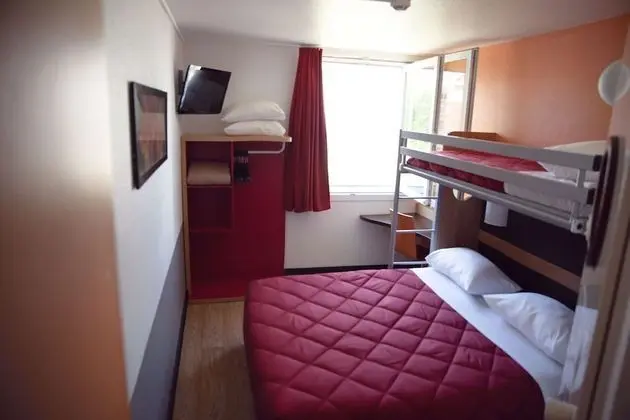 Standard Oda, Birden Çok Yatak (1 Double and 1 Single bed)