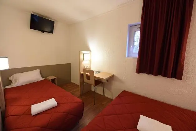 Standard Oda, Birden Çok Yatak (1 Double and 1 Single bed)