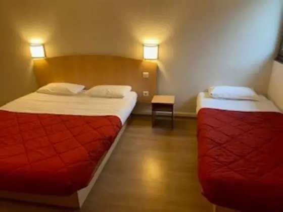 Standard Oda, Birden Çok Yatak (1 Double and 1 Single bed)