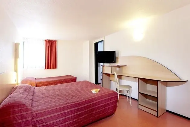 Standard Oda, Birden Çok Yatak (1 Double and 1 Single bed)