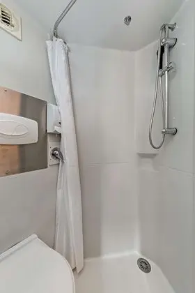 Standard Oda, Birden Çok Yatak (1 Double and 1 Single bed)