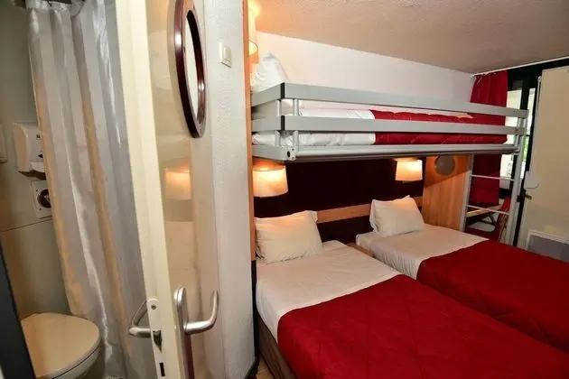 Standard Oda, Birden Çok Yatak (1 Double and 1 Single bed)