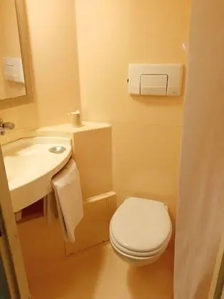 Standard Oda, Birden Çok Yatak (1 Double and 1 Single bed)