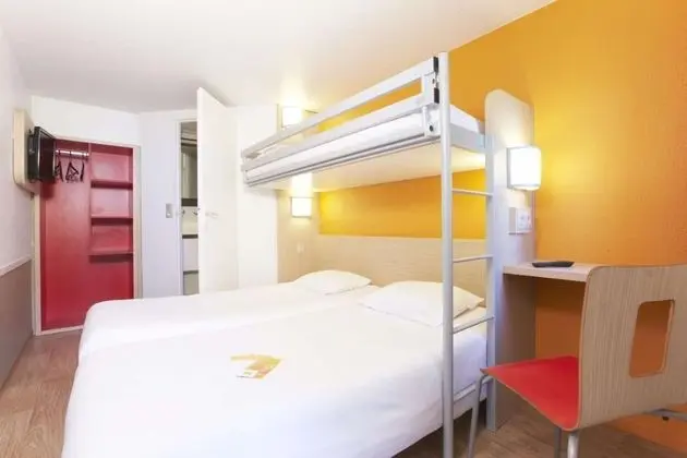 Standard Oda, Birden Çok Yatak (1 Double and 1 Single bed)