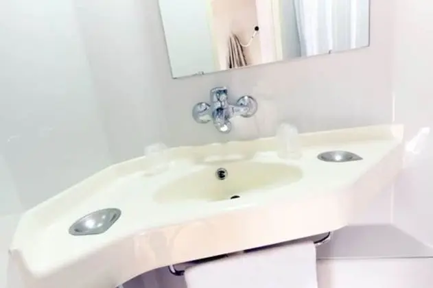 Standard Oda, Birden Çok Yatak (1 Double and 1 Single bed)