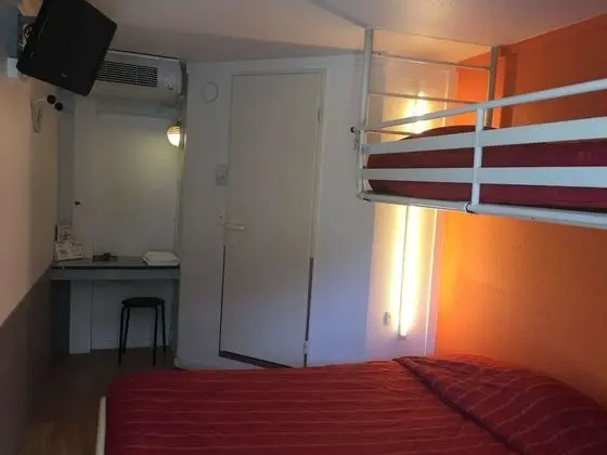 Standard Oda, Birden Çok Yatak (1 Double and 1 Single bed)
