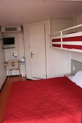 Standard Oda, Birden Çok Yatak (1 Double and 1 Single bed)