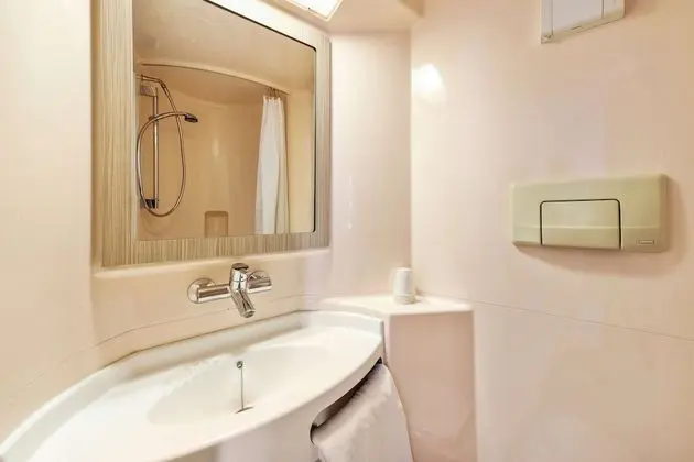 Standard Oda, 3 Tek Kişilik Yatak (1 Double Bed and 2 Single Beds)