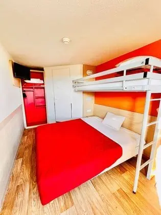 Standard Oda, Birden Çok Yatak (1 Double and 1 Single bed)