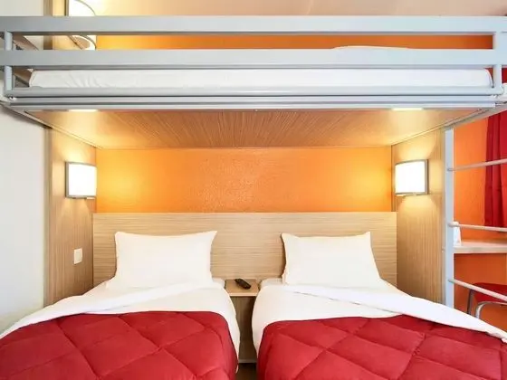 Standard Oda, Birden Çok Yatak (1 Double and 1 Single bed)
