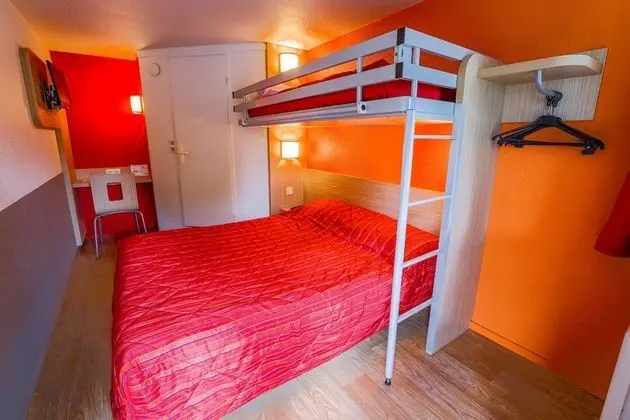 Standard Oda, Birden Çok Yatak (1 Double and 1 Single bed)