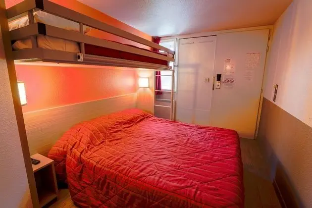 Standard Oda, Birden Çok Yatak (1 Double and 1 Single bed)