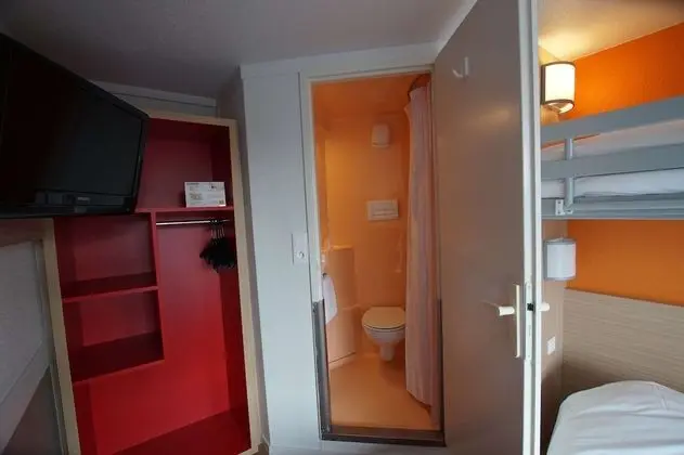 Standard Oda, Birden Çok Yatak (1 Double and 1 Single bed)