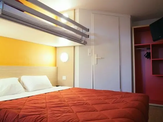 Standard Oda, Birden Çok Yatak (1 Double and 1 Single bed)