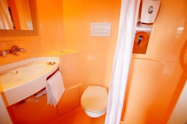 Standard Oda, Birden Çok Yatak (1 Double and 1 Single bed)