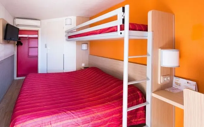 Standard Oda, Birden Çok Yatak (1 Double and 1 Single bed)