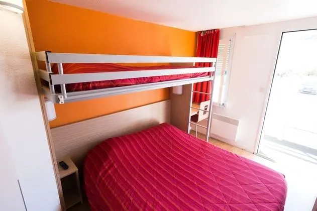 Standard Oda, Birden Çok Yatak (1 Double and 1 Single bed)