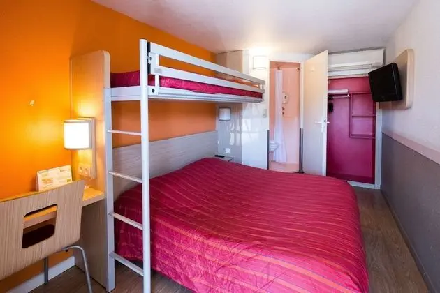 Standard Oda, Birden Çok Yatak (1 Double and 1 Single bed)