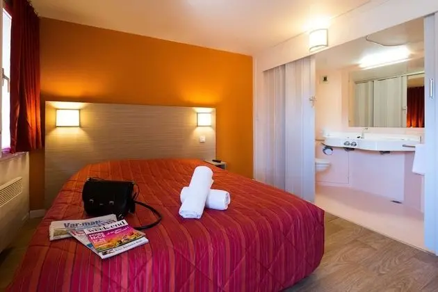 Standard Oda, Birden Çok Yatak (1 Double and 1 Single bed)