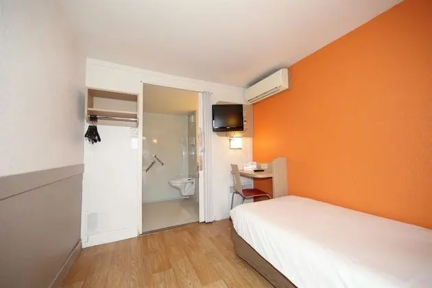 Standard Oda, Birden Çok Yatak (1 Double and 1 Single bed)