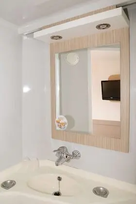 Standard Oda, Birden Çok Yatak (1 Double and 1 Single bed)