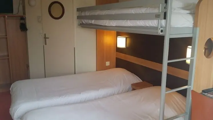 Standard Oda, 3 Tek Kişilik Yatak