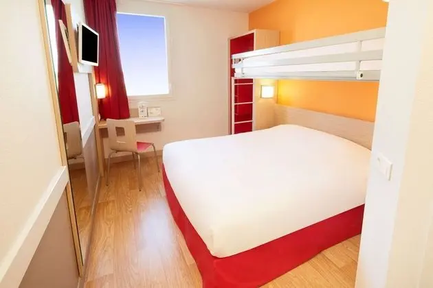 Standard Oda, Birden Çok Yatak (1 Double and 1 Single bed)