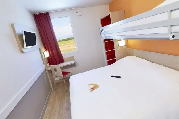 Standard Oda, Birden Çok Yatak (1 Double and 1 Single bed)