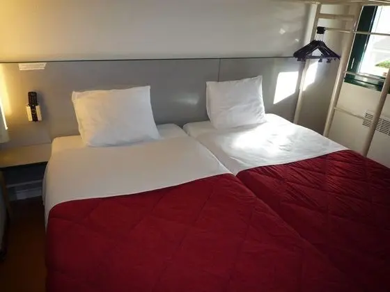 Standard Oda, 3 Tek Kişilik Yatak