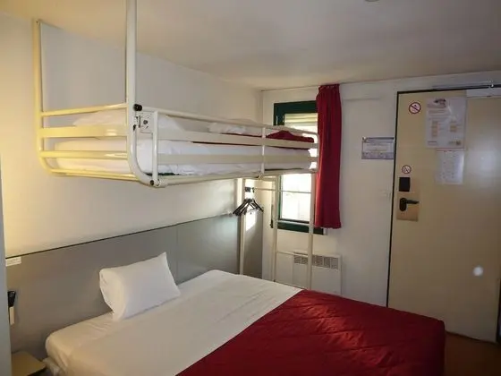 Standard Oda, Birden Çok Yatak (1 Double and 1 Single bed)
