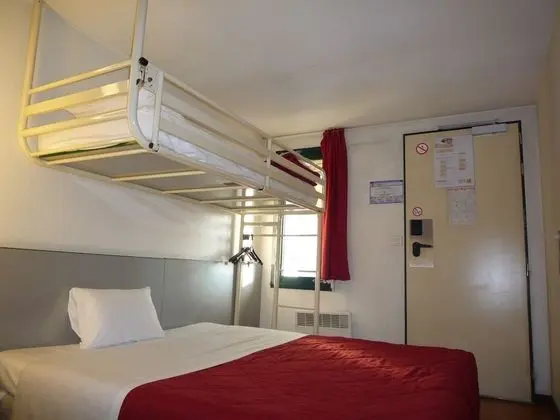 Standard Oda, Birden Çok Yatak (1 Double and 1 Single bed)