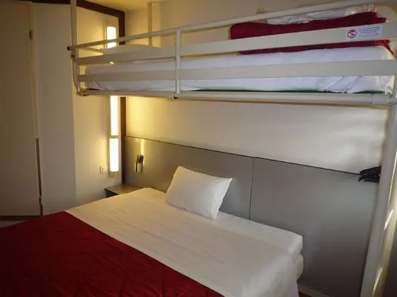 Standard Oda, Birden Çok Yatak (1 Double and 1 Single bed)