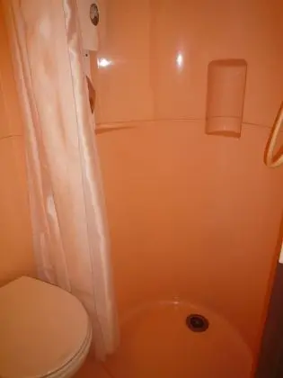 Standard Oda, Birden Çok Yatak (1 Double and 1 Single bed)