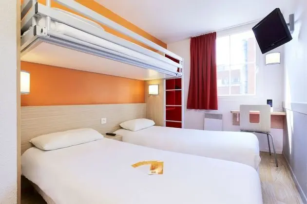 Standard Oda, Birden Çok Yatak (1 Double and 1 Single bed)