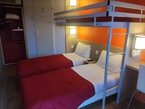 Standard Oda, 3 Tek Kişilik Yatak